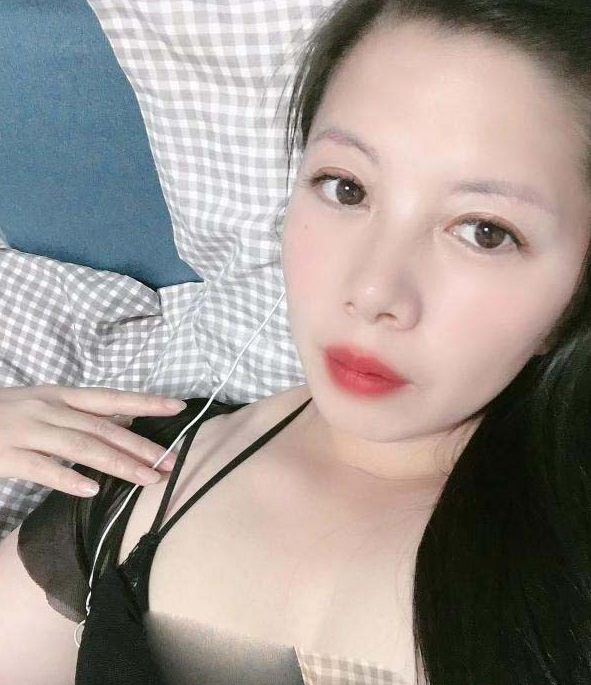 秦淮气质美女小姐姐