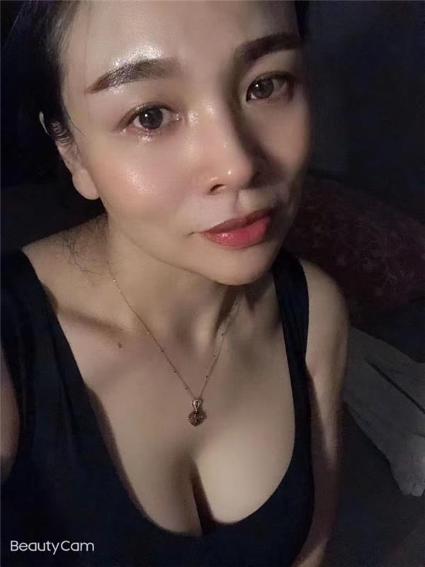 良家熟妇身材好会照顾人