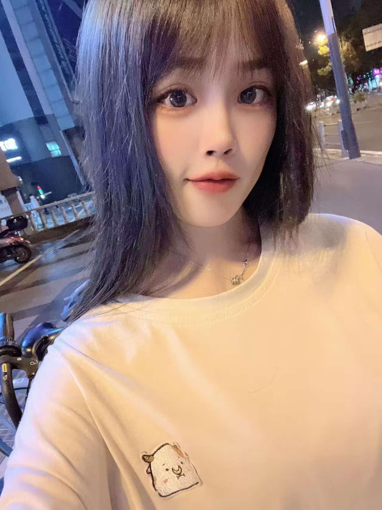 00后腿细身材好