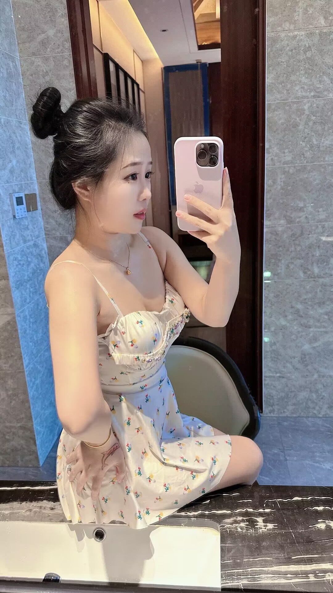 杨浦性感美女瑶瑶