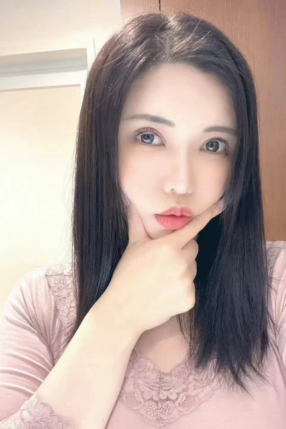 偷情爆操邻家少妇别人的老婆